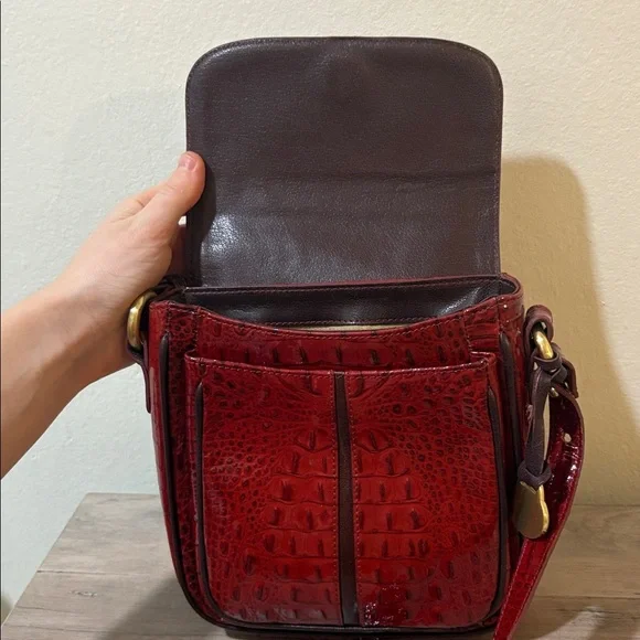 Brahmin‎ Crimson Croc-Embossed Crossbody Bag 9"x8.5" - Picture 8 of 15